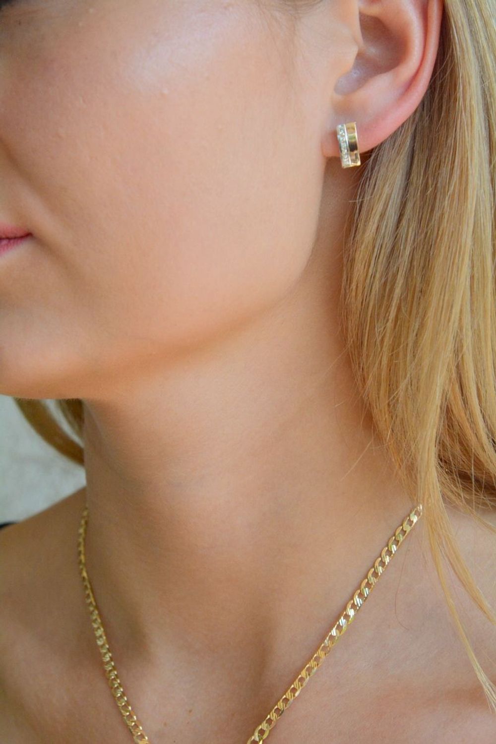 Złoty łańcuszek 585 pancerka pave 4 mm.jpg